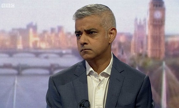 Градоначалникот на Лондон повика на повторно воведување мерки против коронавирусот