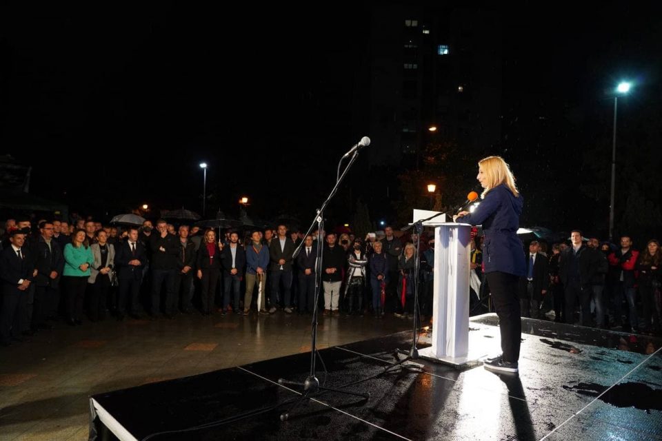 Арсовска од Гази Баба: Ни 44 години да им дадете нема да реализираат ништо, ветувам дека Скопјани нема повеќе да живеат во супстандардни услови