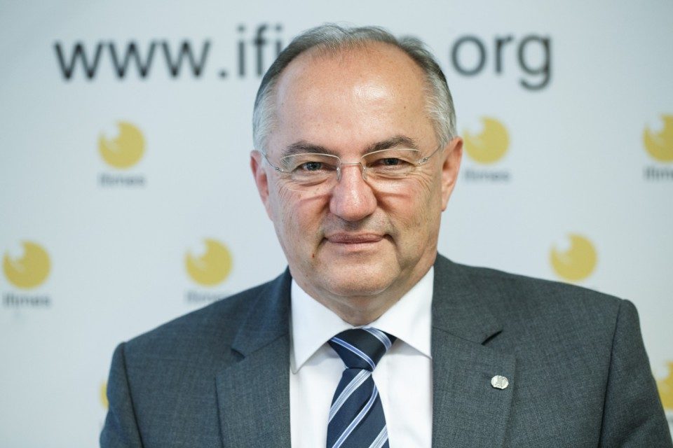 Јуратовиќ предлага проблемот на Бугарија со Македонија да се решава по примерот на спорот меѓу Словенија и Хрватска