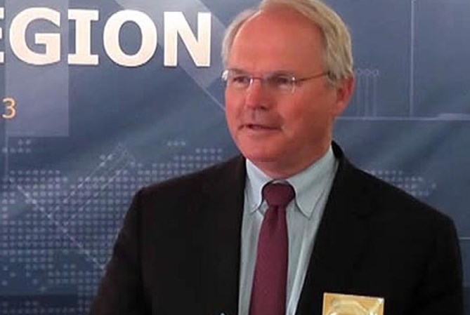 Пораешниот амбасадор на САД во Скопје кој изјави дека „никој не може да и го промени името на Македонија“ нов амбасадор во Србија