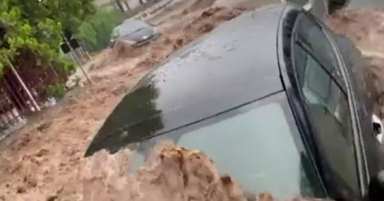 Бура во Италија, има загинати