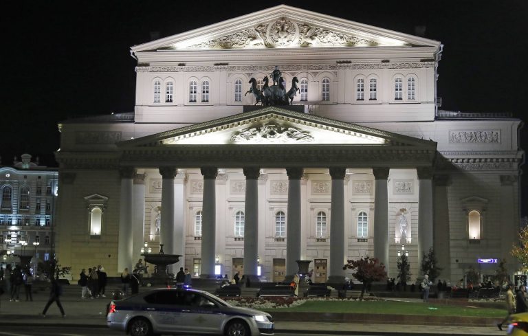 Сценографија падна врз актер во Баљшој и го уби