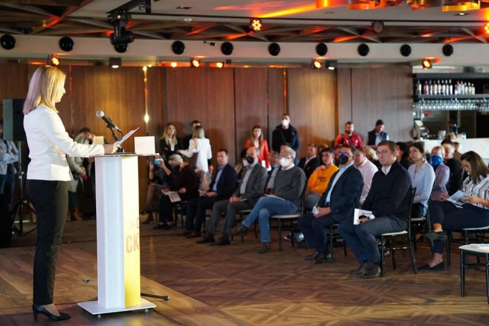 Арсовска ја презентира програмата: Програма што произлегува од скопјани за потребите на нашиот град