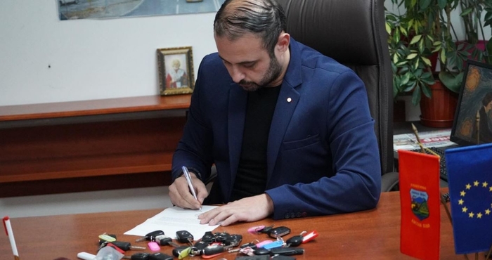 И Ѓорѓиевски се откажа од службеното возило и репрезентацијата