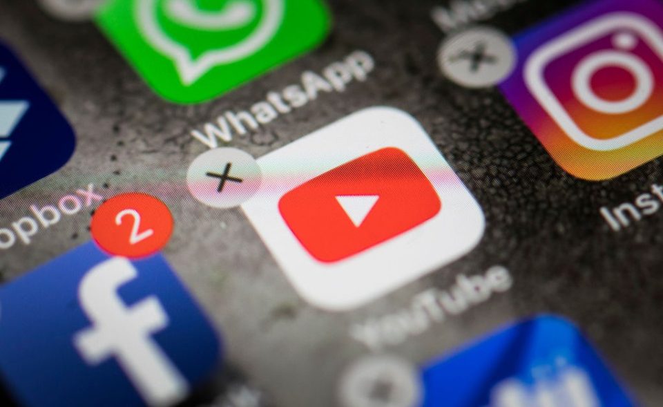 Родителите во Австралија ќе мора да дадат дозвола за нивните деца да бидат на социјалните мрежи