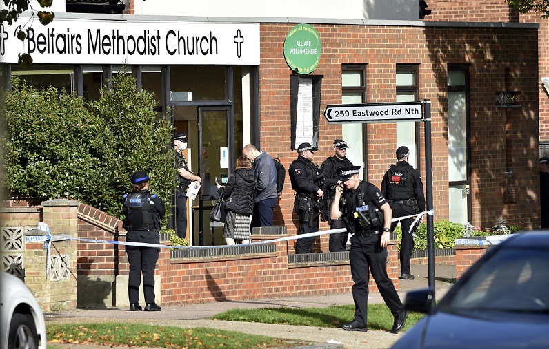 Oбвинение за тероризам против лицето кое со нож уби британски пратеник