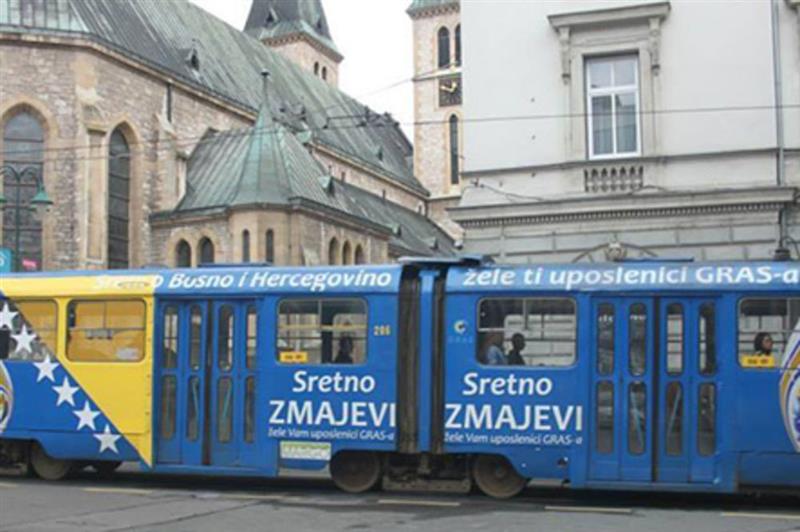 Во Сараево се породила жена додека чекала тамвај