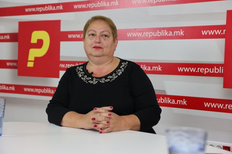 Јаневска: Погрешните содржини во учебниците покажуваат дека образовниот систем е комплетно срушен