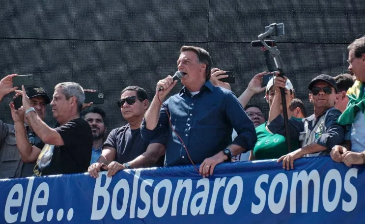 Бразилскиот сенат побара обвинение против претседателот Болсонаро поради одговорот на пандемијата
