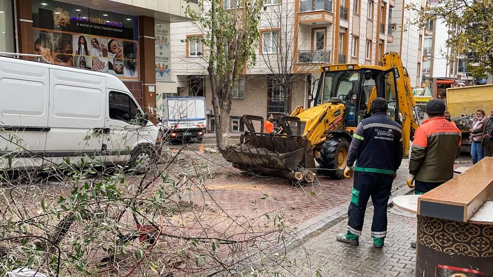 Невремето во Истанбул не стивнува, загинати и странски државјани