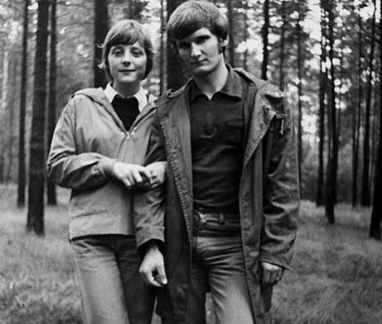 Ја зела само машината за перење алишта: Meркел по разводот го задржала презимето од поранешниот сопруг