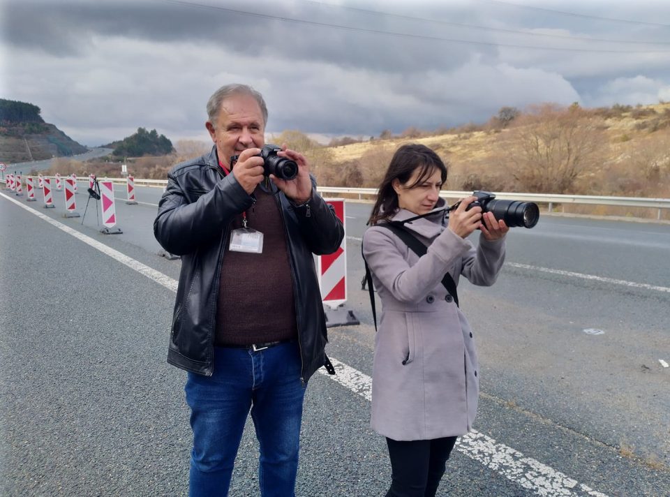 Патувањето заврши на околу 4 километри пред местото на несреќата, во воздухот тага, во грлата топка