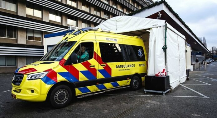 Поради преоптовареност, холандски ковид-пациенти се носат во болница во Германија