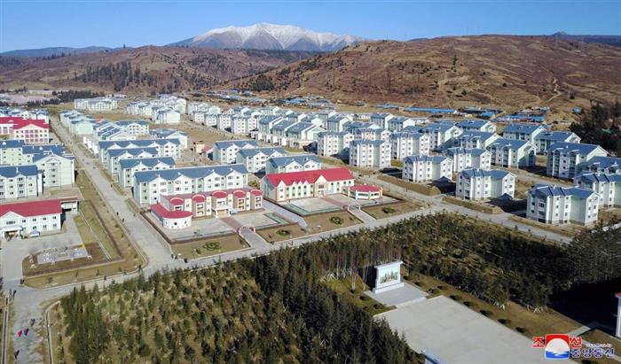 Северна Кореја изгради целосно нов град во близина на границата со Кина