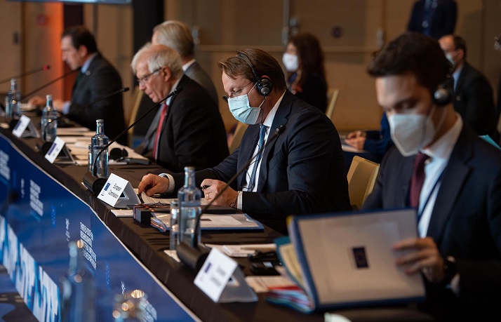 Вархеји: Албанија може да ги почне преговорите пред Македонија ако нема договор со Бугарија