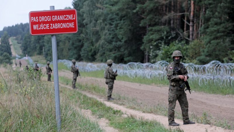 Полска им забрани влез на Русите по воздушен и морски пат