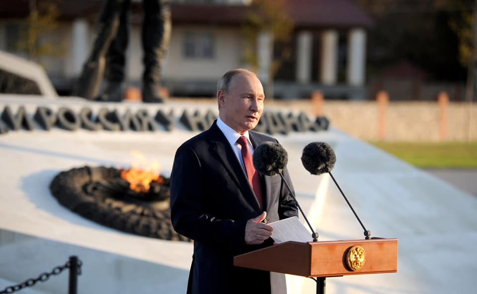 Путин: Луѓето треба да се убедуваат, а не да се принудуваат да се вакцинираат