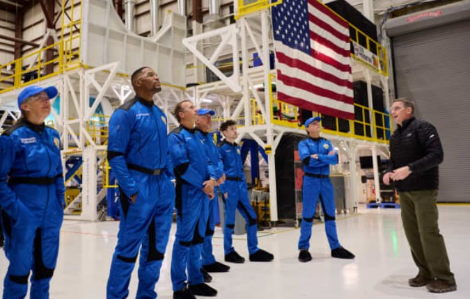 Ова е ракетата на Џеф Безос за лет во вселената