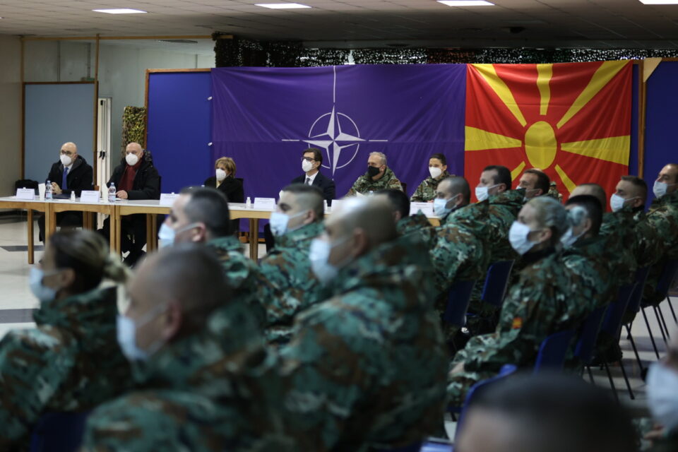 Претседателот Пендаровски ја посети Регионалната команда на КФОР – Запад во Пеќ