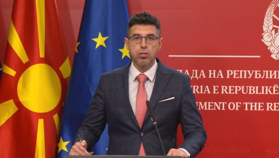 ВО ЖИВО: Прес-конференција на владините портпароли Арсовски и Хоџа