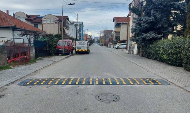 Повеќе улици во Ѓорче Петров добија „лежечки полицајци“