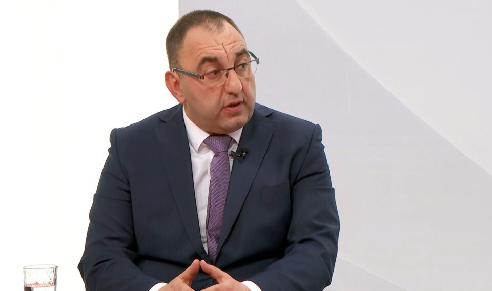 Бислимоски: Не ни одговара поскапување над 20% на струјата