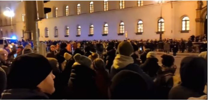 Протести во Минхен поради рестриктивните мерки за борба против коронавирусот