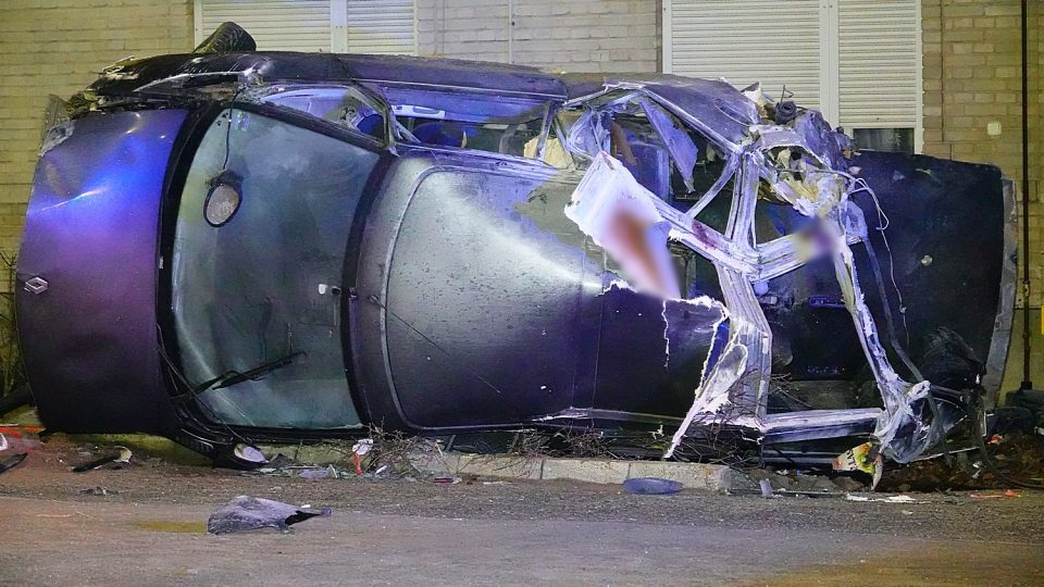 Има повредени и загинати: Автомобил со мигранти се заби во куќа во Унгарија