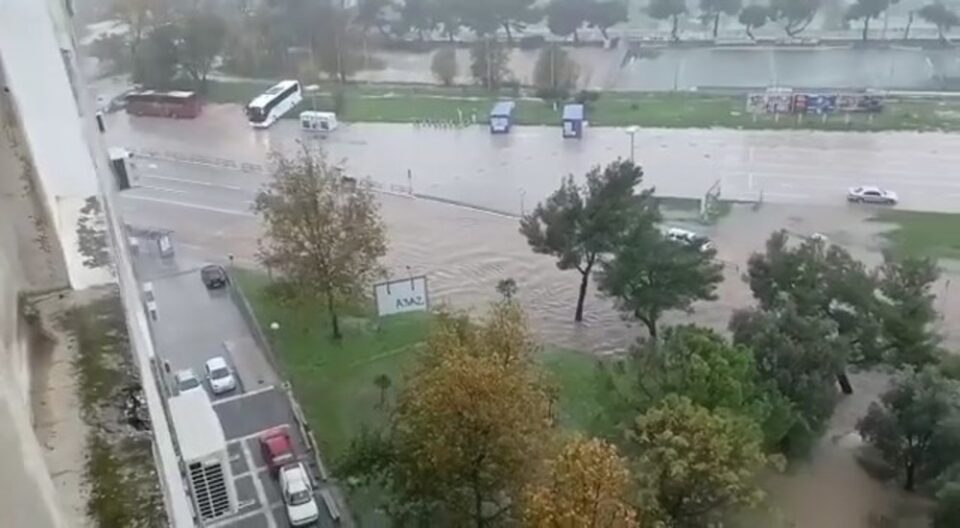 Силно невреме во Далмација, поплави во Сплит