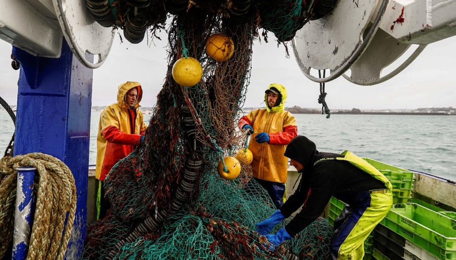 Париз ќе бара од ЕУ да покрене тужба против Британија поради дозволите за француските рибари