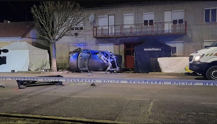 Седуммина загинати на лице место откако возило со мигранти се заби во куќа