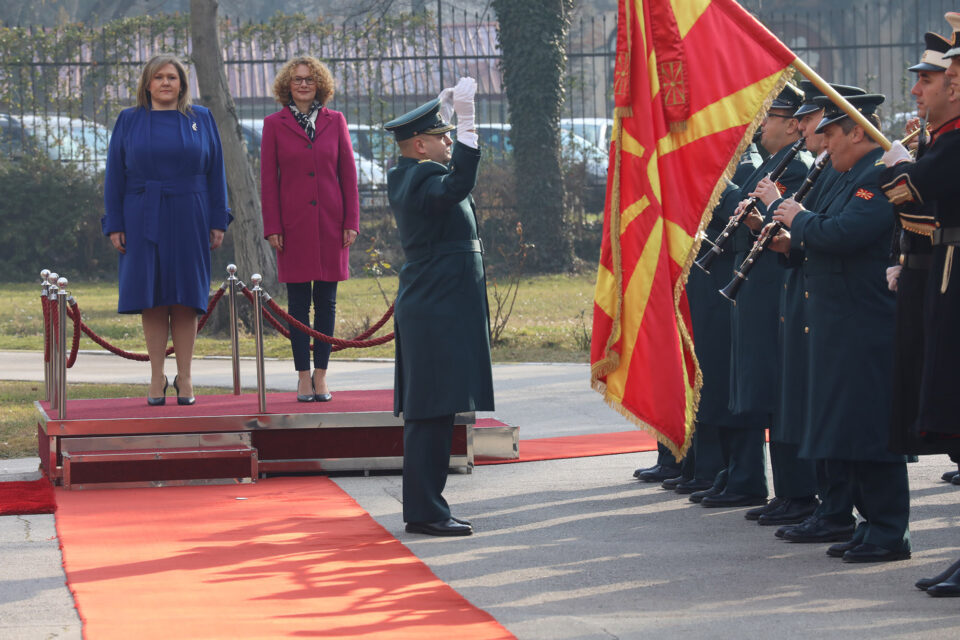 Петровска ја презеде функцијата од Шекеринска: Во мене гледате сојузник, заедно ќе ги надминуваме сите предизвици