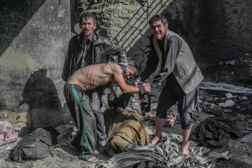 Талибанците ги затворија зависниците од дрога во логори, таму од глад почнаа да се јадат меѓу себе