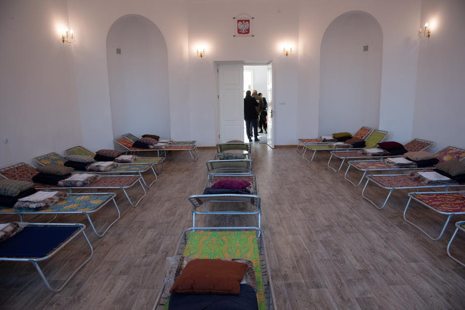 Првите бегалци од војната во Украина пристигнаа во Полска