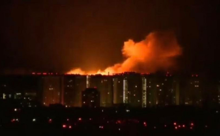 Во ракетен напад во Киев уништени студентски дом и две станбени згради