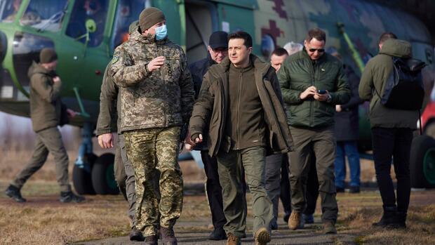 Зеленски: Повеќе од 100.000 руски окупатори се во Украина