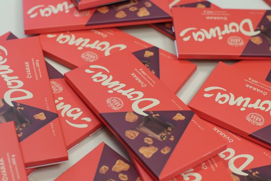 Почна како шега, ама хрватска фабрика навистина го произведе првото чоколадо со чварки