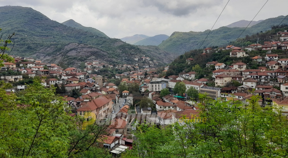 Во Кратово се отвора изложба „Везот – белег на традицијата во Кратовскиот регион“