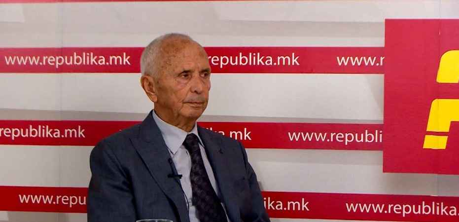 Хајредини: Никогаш во минатото не било забрането името на Македонија да се употребува без придавките „народна“ или „социјалистичка“