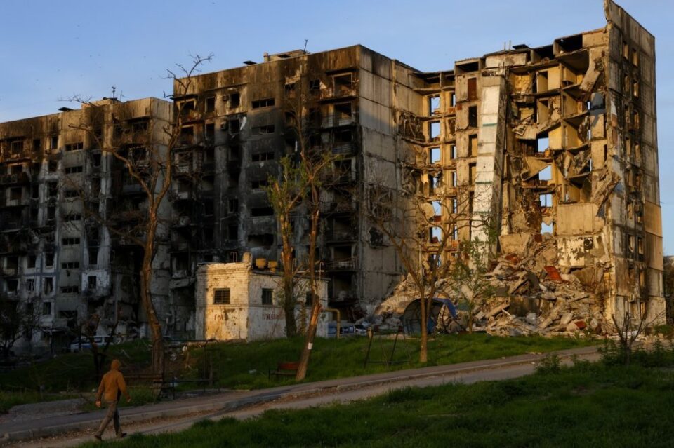 Многу чудно, некој ги расчистил минските полиња кај Мариупол за да минат Русите