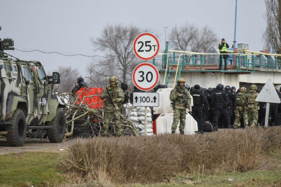 Заземени уште две населби во Херсон, Русите се повлекуваат