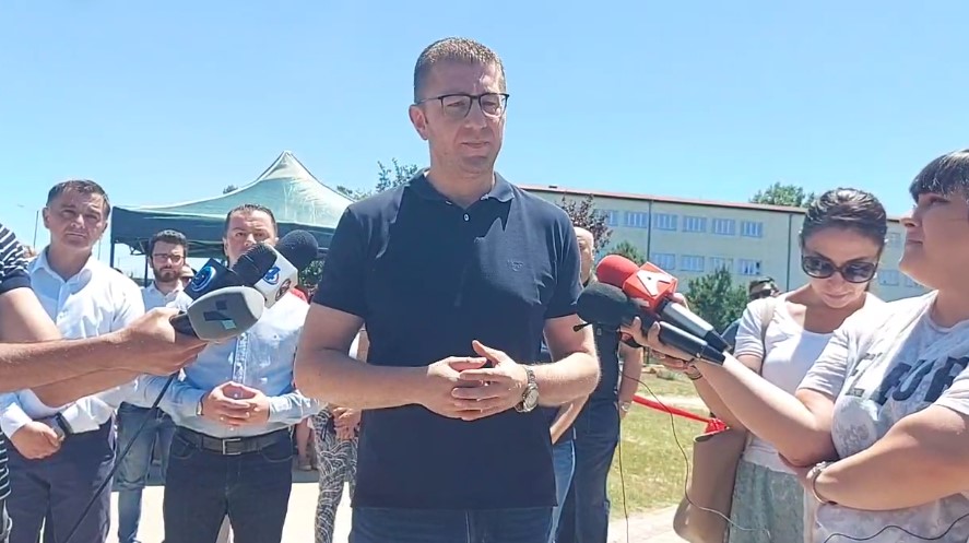 ВО ЖИВО: Изјава на Мицкоски