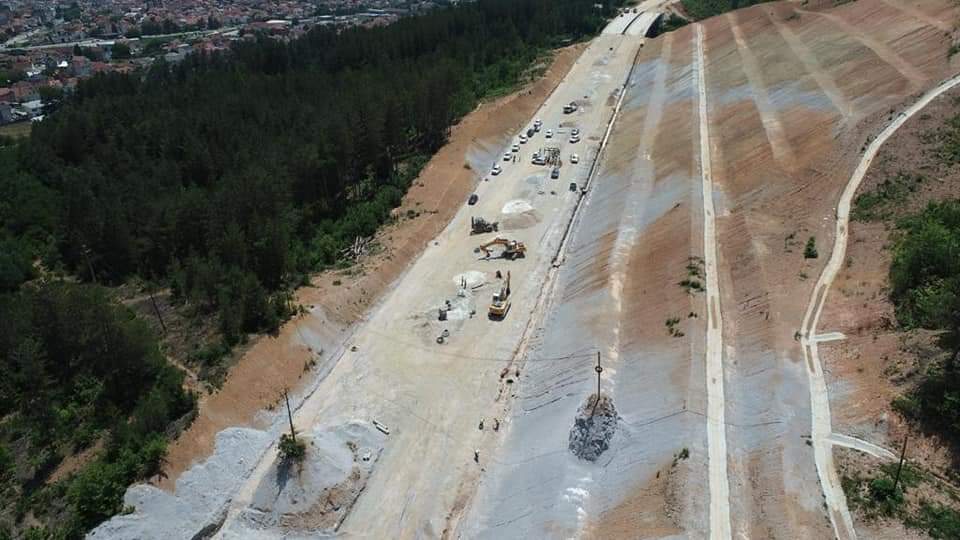 На уште нефрлена лопата коридорите чинат 300 милиони евра