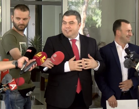 Маричиќ за една година со народни пари испил 43.000 кафиња во кафуле на лице блиско до Заев