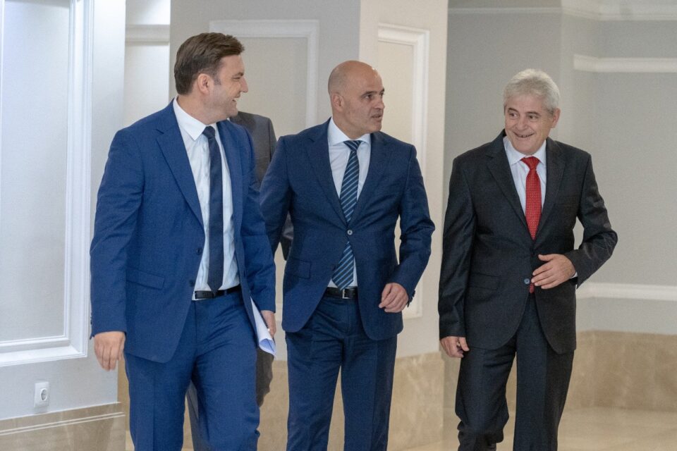 Бујар Османи јавно го посрамоти Ковачевски