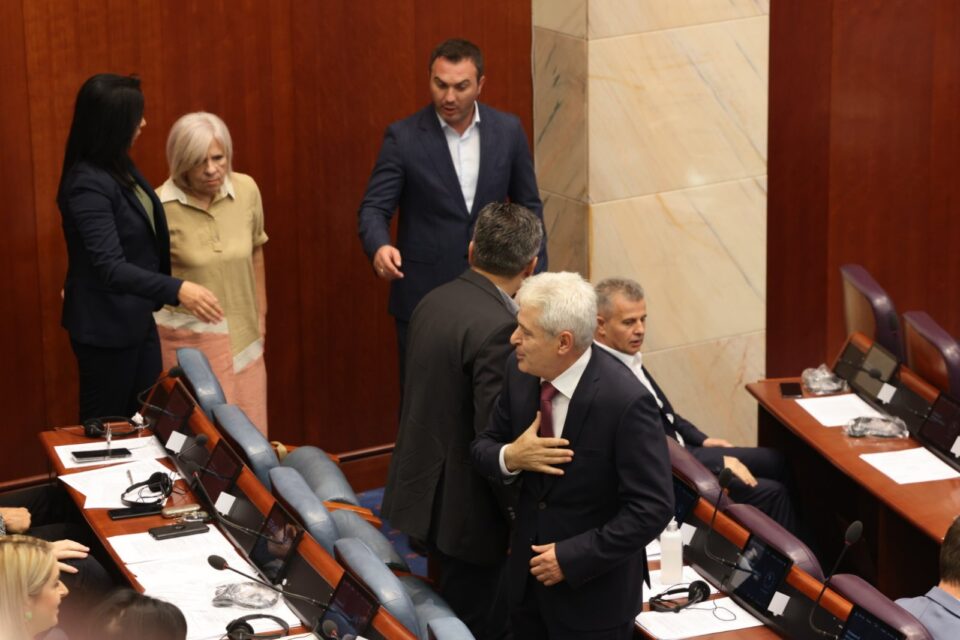 Ахмети не го дава ни Груби, ни другите министри