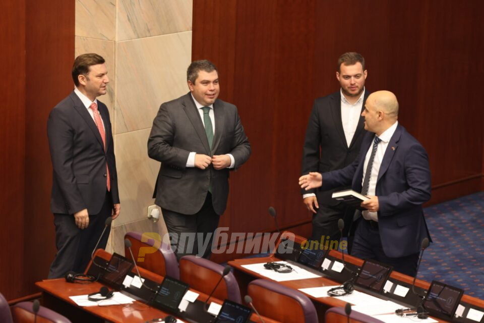 Груби, Димитров и Османи најмногу јаделе по ресторани, повеќе дури и од Maричиќ