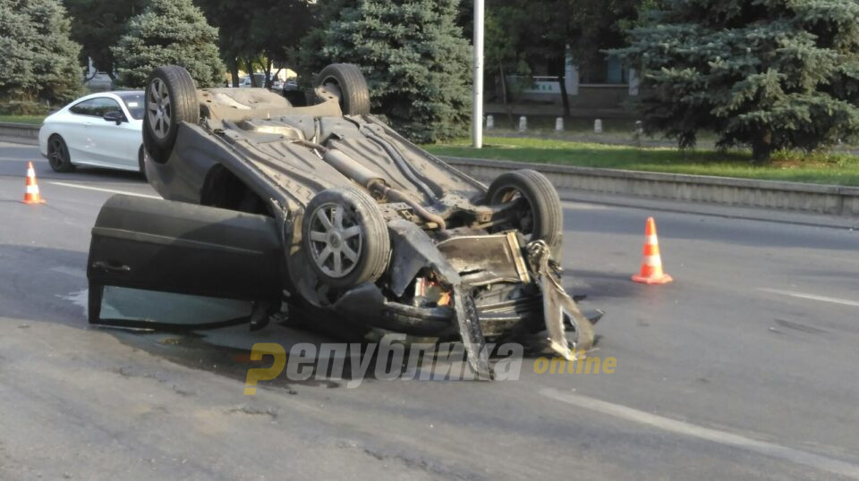 Сообраќајка во Аеродром: Се залетал, па се превртел пред Скопјанка