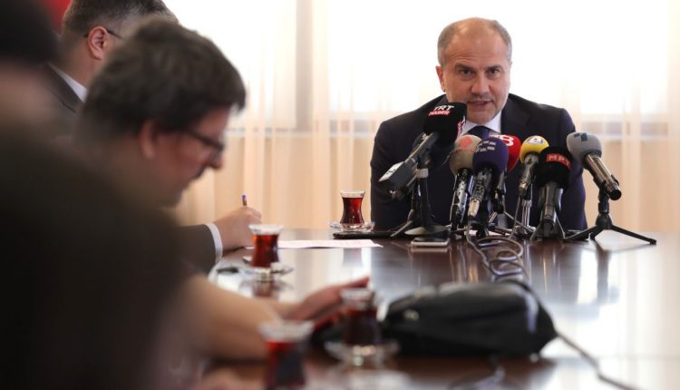 Турција очекува Македонија да протера лица и да затвори три училишта поврзани со терористичката организација ФЕТО