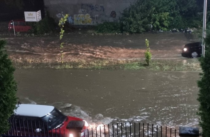 Животот во Лажани полека се враќа во нормала